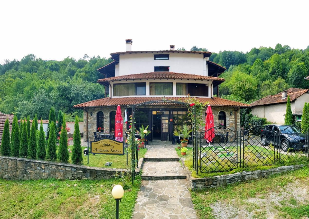 Family Hotel Chiflik Hills Exterior foto