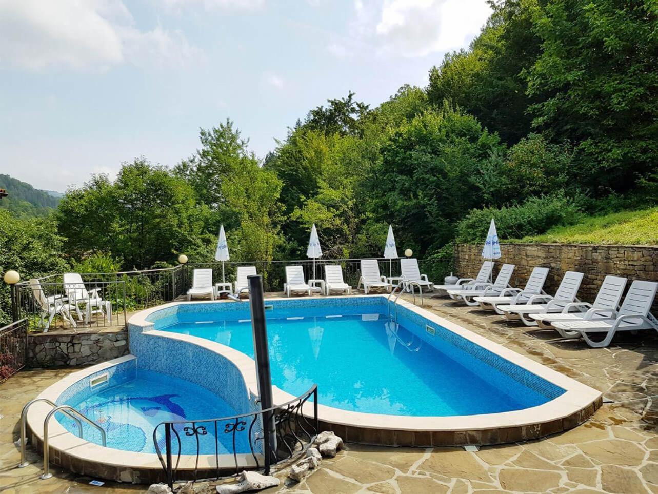 Family Hotel Chiflik Hills Exterior foto