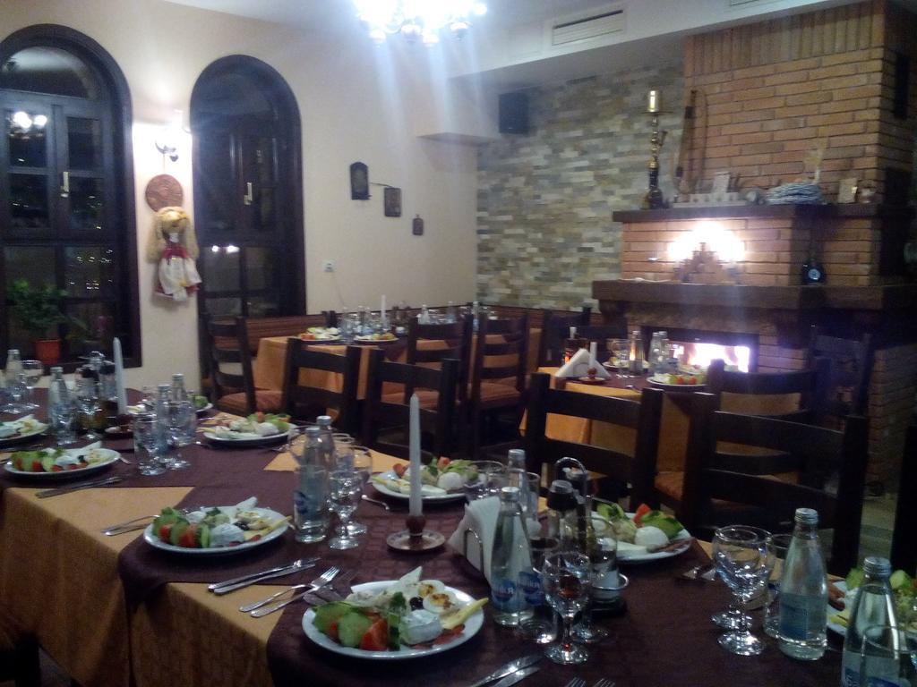 Family Hotel Chiflik Hills Exterior foto